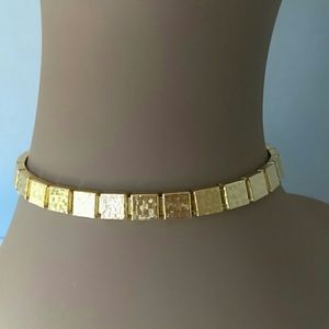 VINTAGE Light Gold Metal Choker necklace